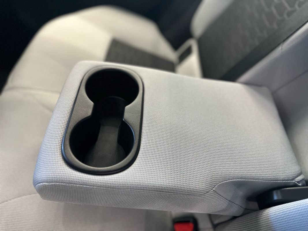 Vehicle image 18 of 34