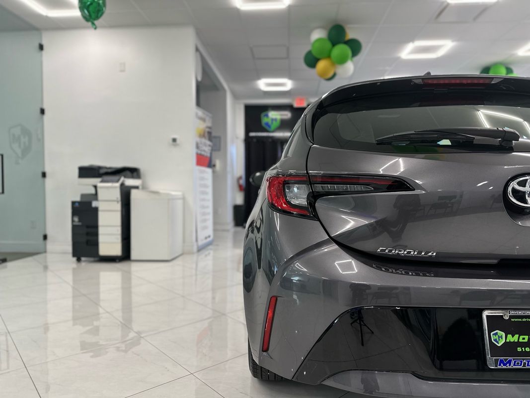 Vehicle image 12 of 34