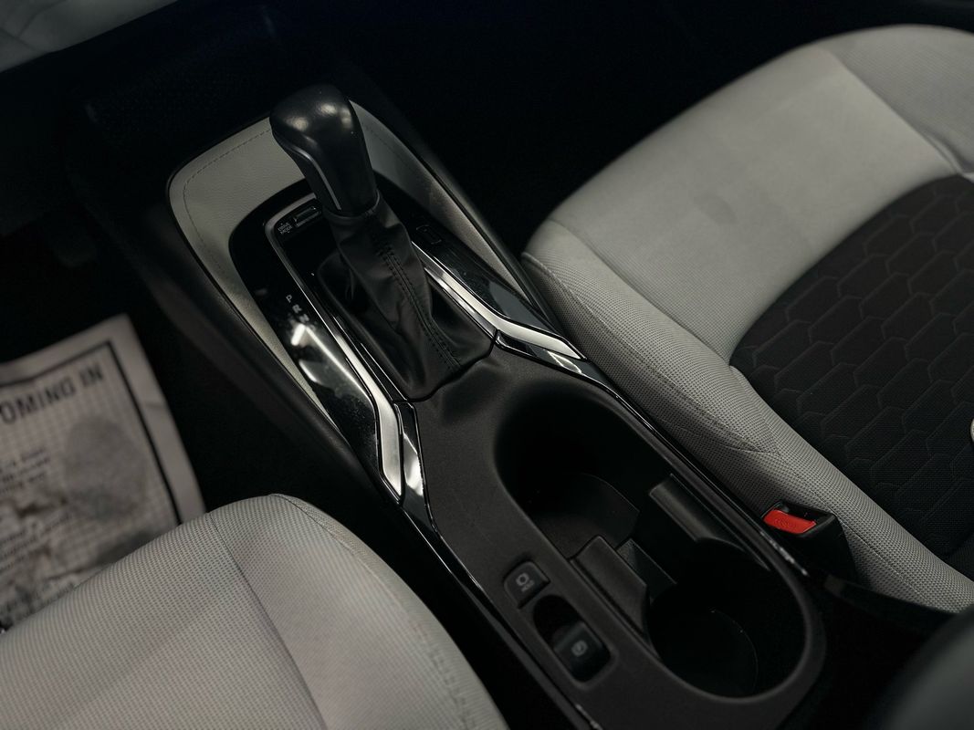 Vehicle image 24 of 34