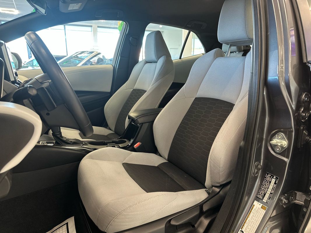 Vehicle image 14 of 34