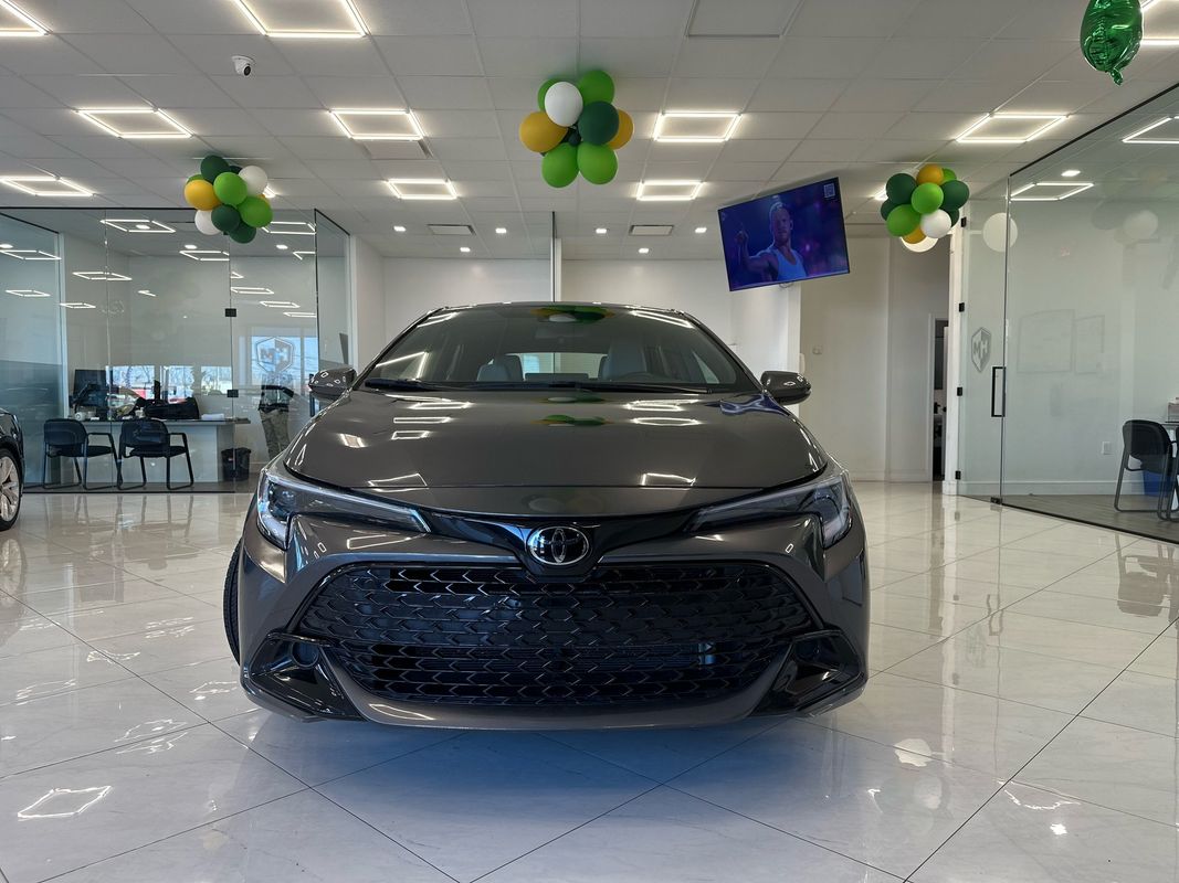 Vehicle image 2 of 34