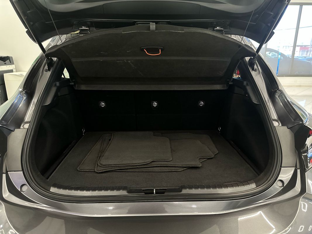 Vehicle image 13 of 34