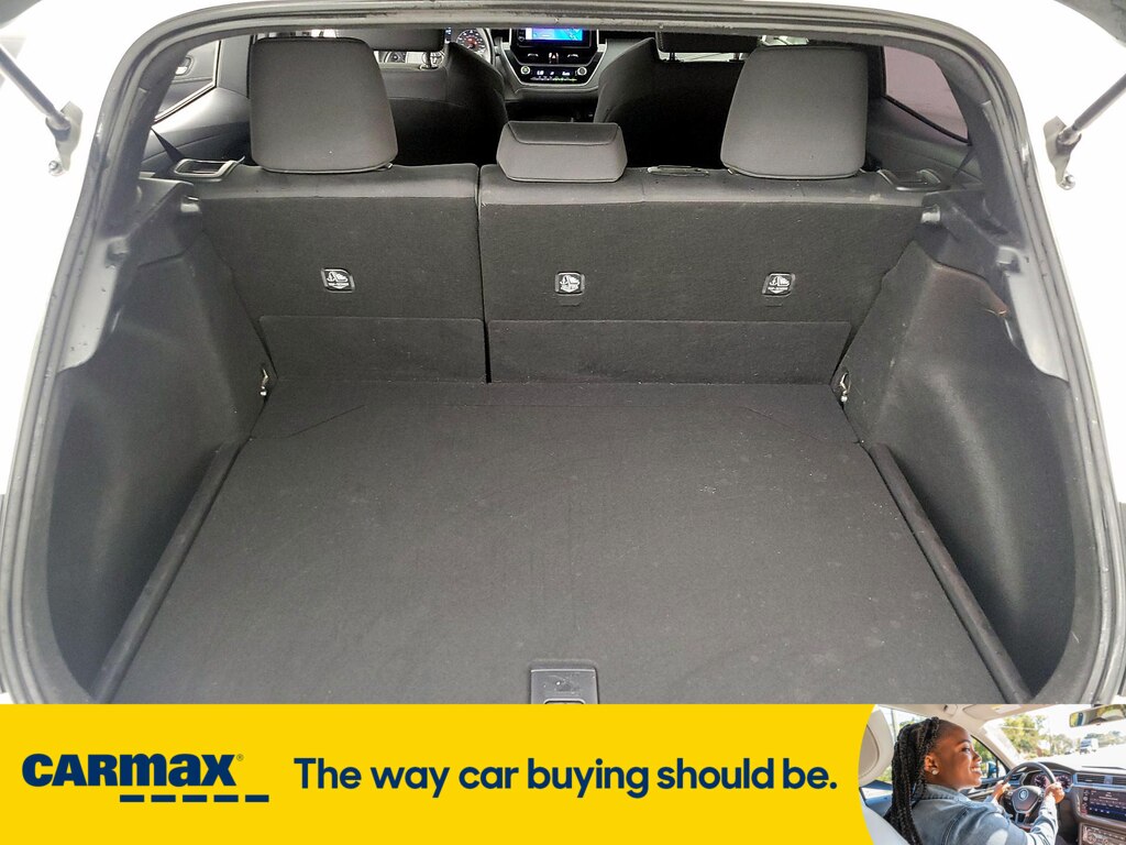 Vehicle image 25 of 30