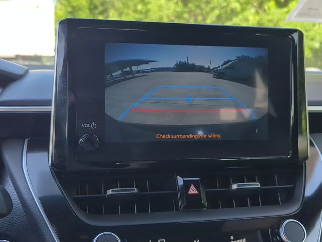 Vehicle image 13 of 32