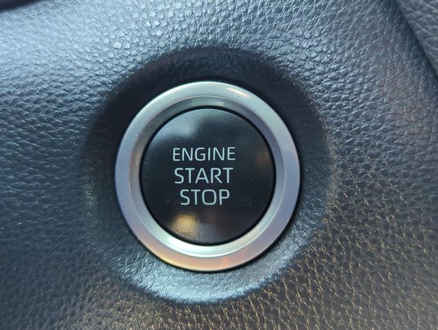 Vehicle image 15 of 32
