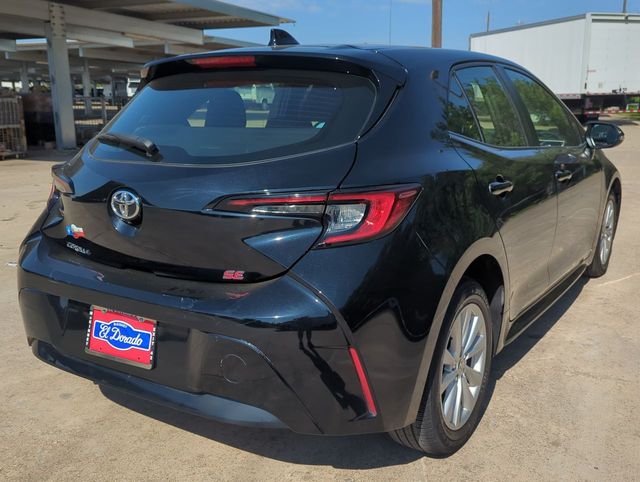 Vehicle image 3 of 32