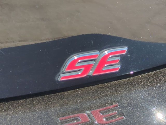 Vehicle image 29 of 32