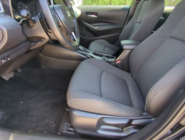 Vehicle image 18 of 32