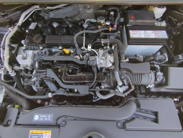 Vehicle image 28 of 32