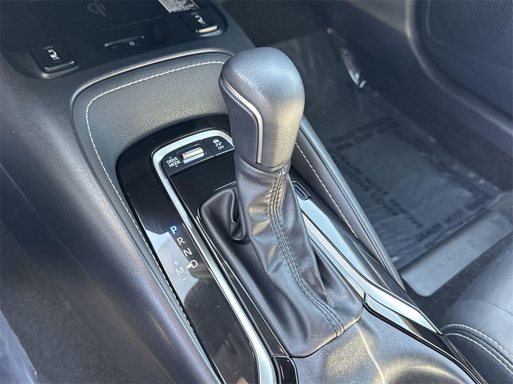Vehicle image 17 of 37