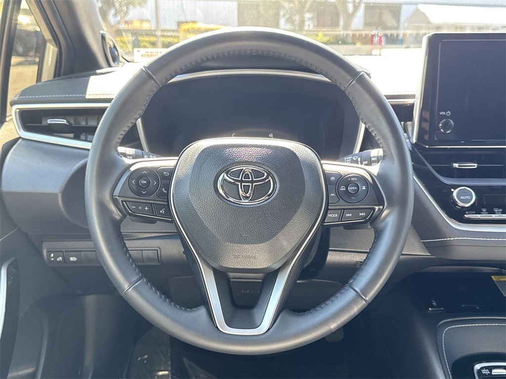 Vehicle image 12 of 37