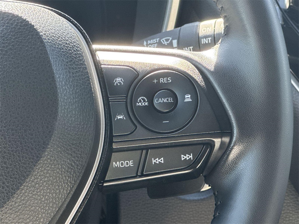 Vehicle image 14 of 37