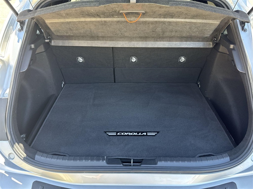 Vehicle image 31 of 37