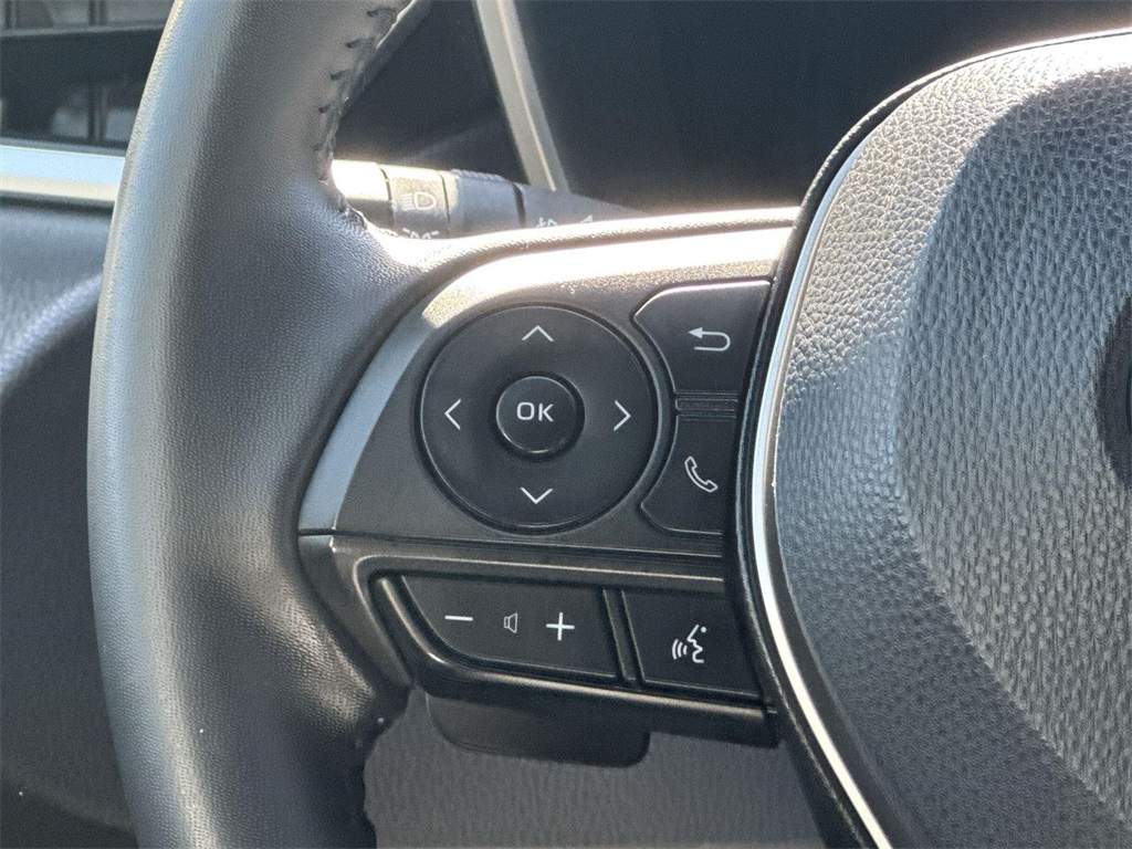 Vehicle image 13 of 37