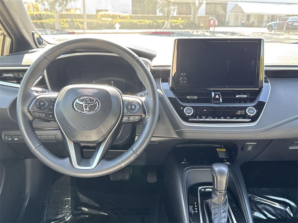 Vehicle image 11 of 37