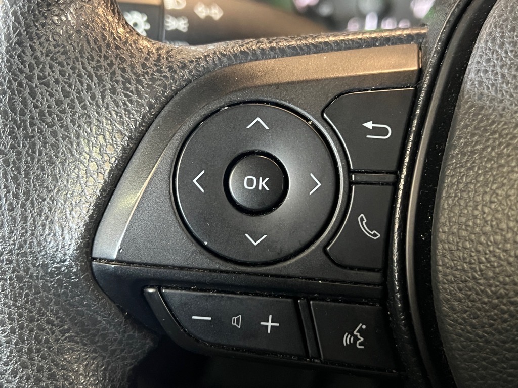 Vehicle image 10 of 22