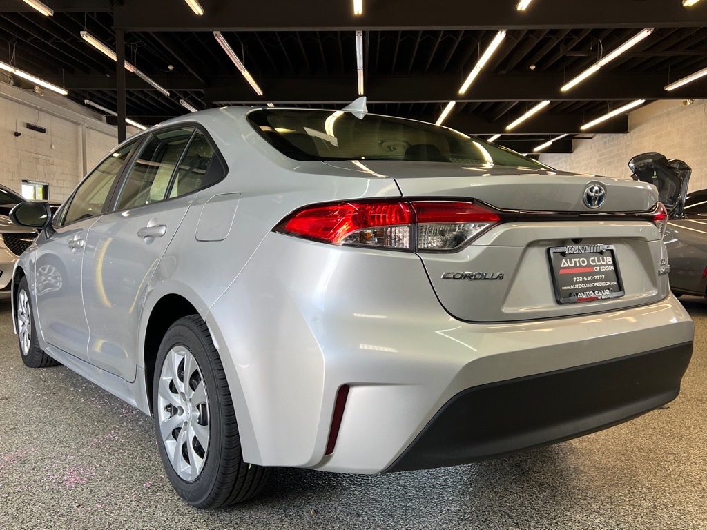 Vehicle image 4 of 22