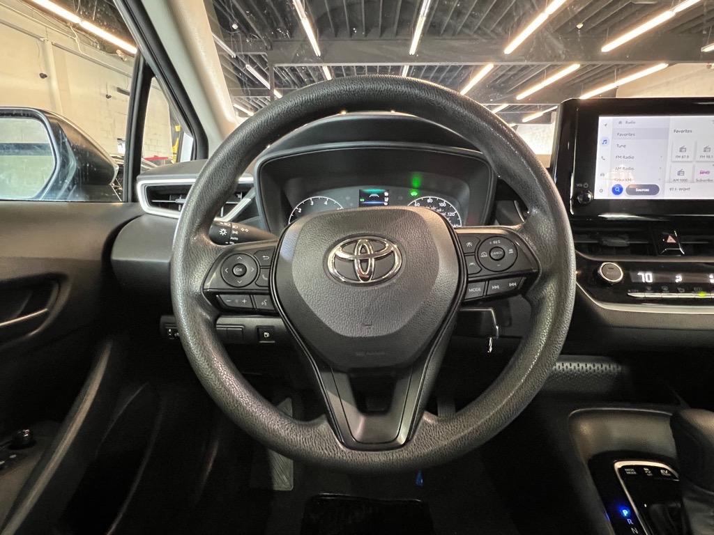 Vehicle image 9 of 22