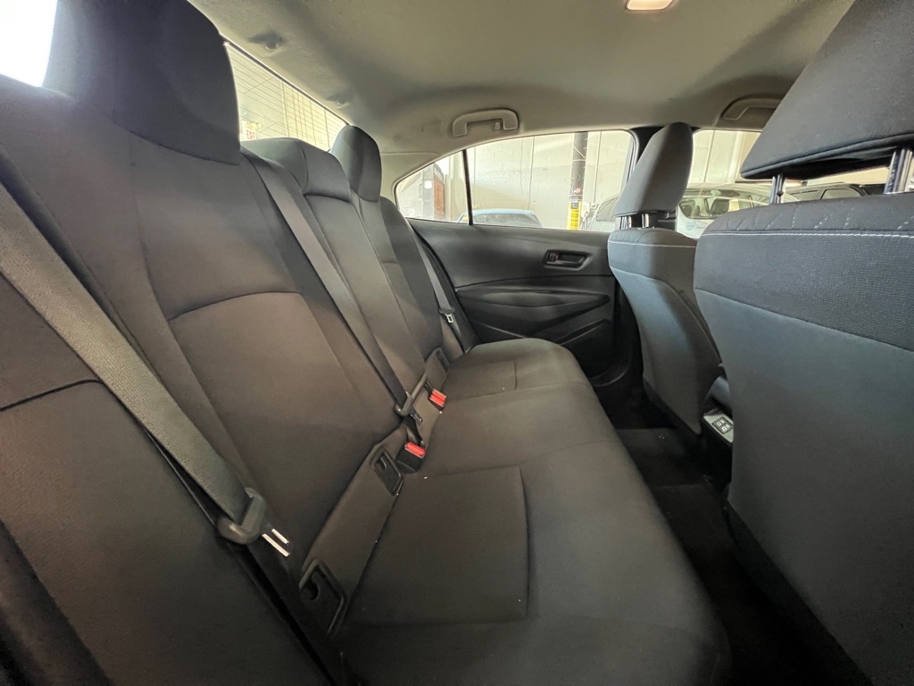 Vehicle image 19 of 22