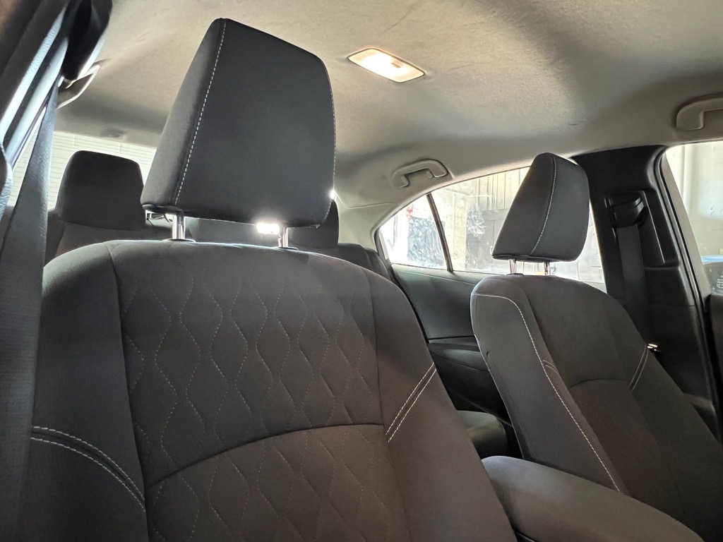 Vehicle image 21 of 22