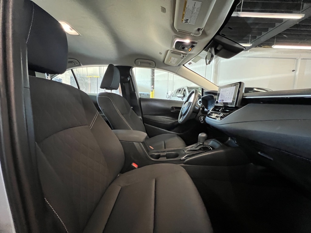 Vehicle image 20 of 22