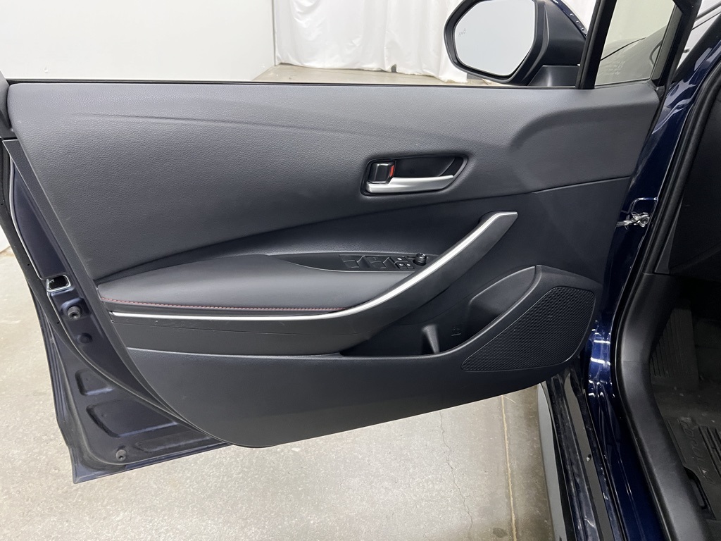 Vehicle image 9 of 31