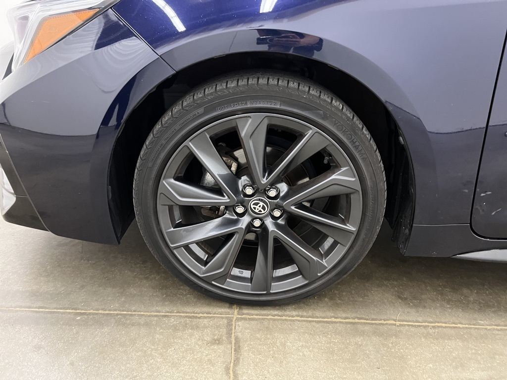 Vehicle image 24 of 31