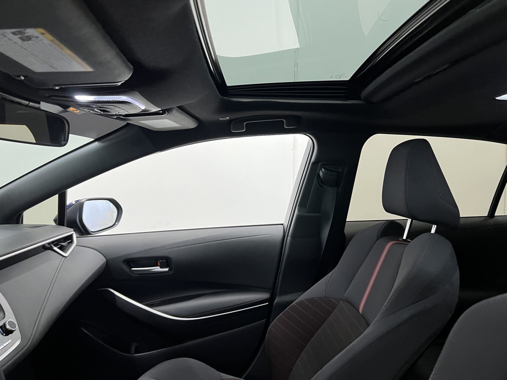 Vehicle image 22 of 31