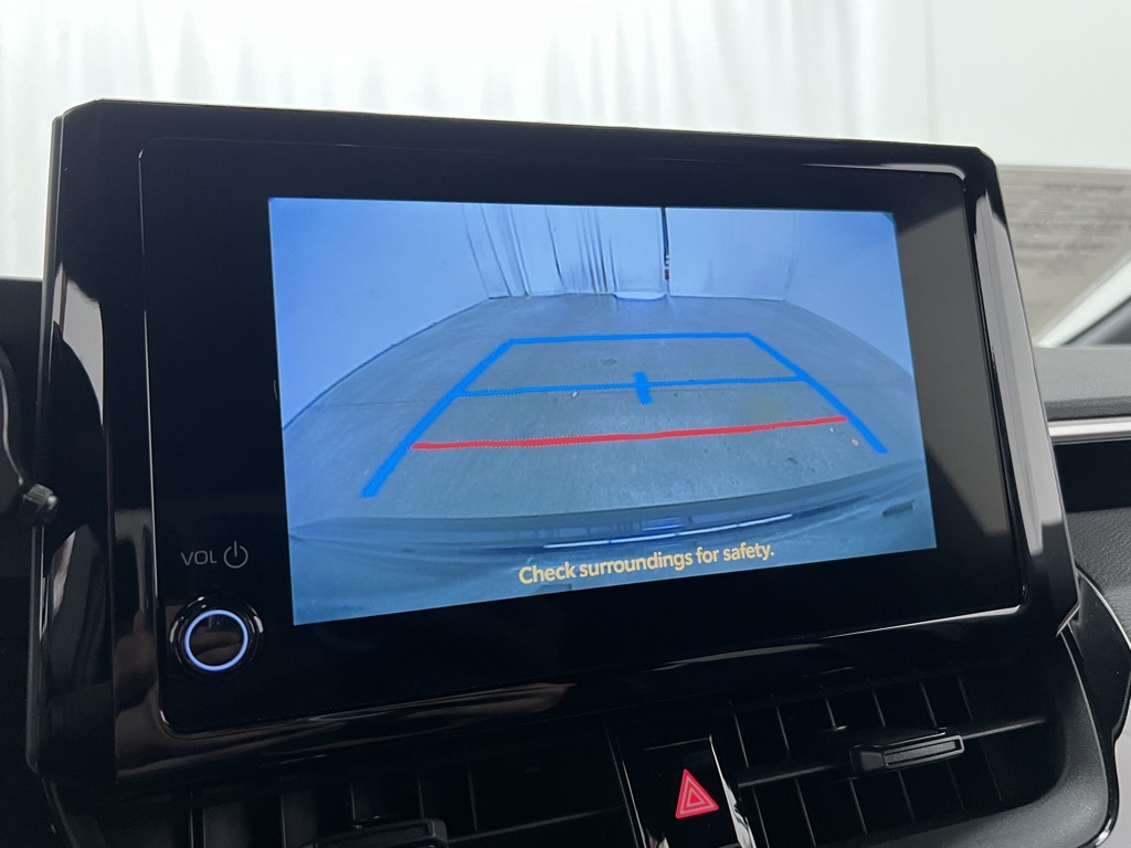 Vehicle image 21 of 31