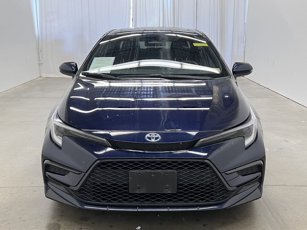 Vehicle image 2 of 31