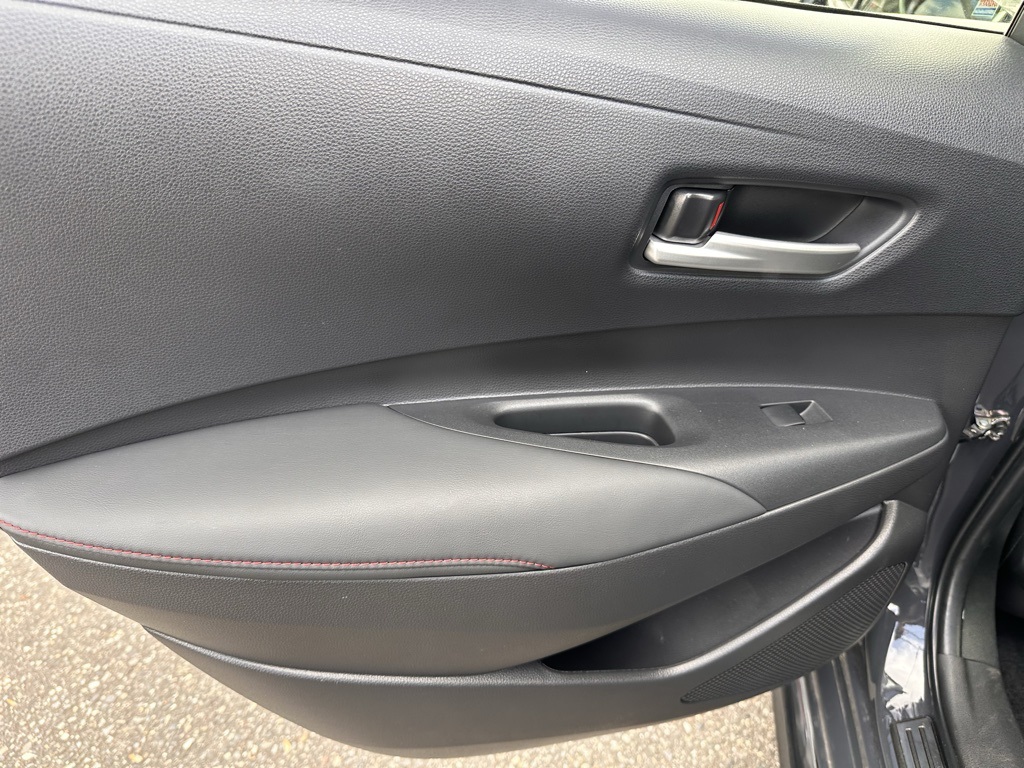 Vehicle image 11 of 25