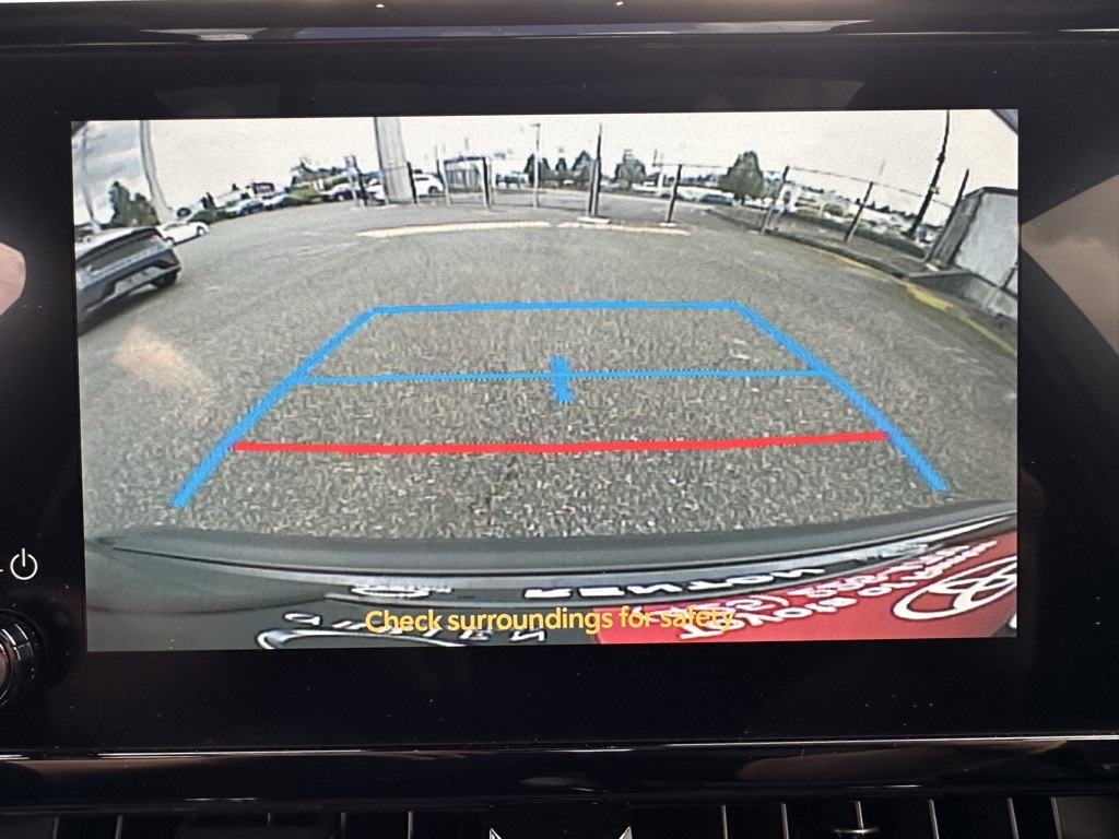 Vehicle image 21 of 25