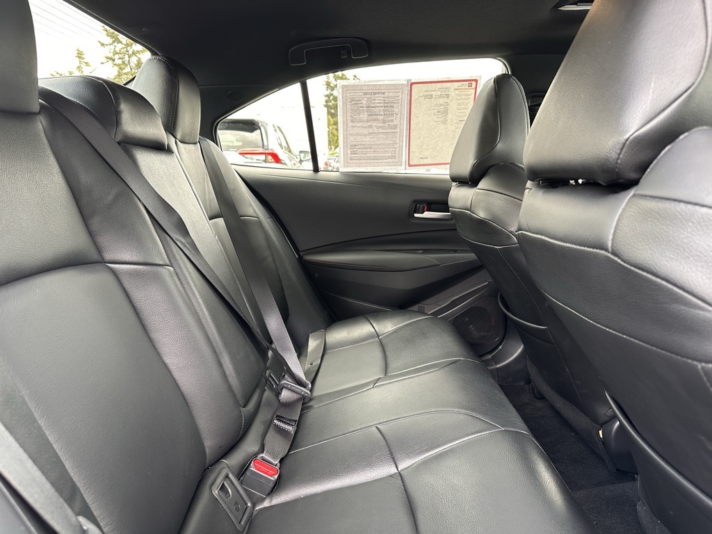 Vehicle image 14 of 25