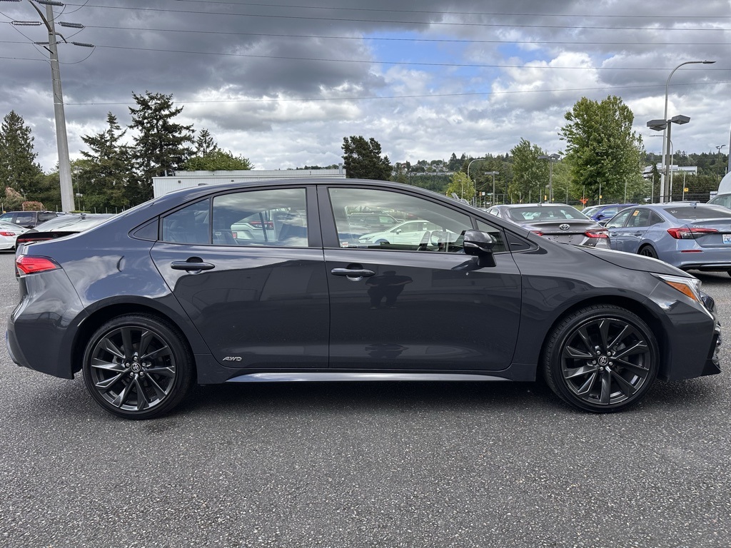 Vehicle image 4 of 25