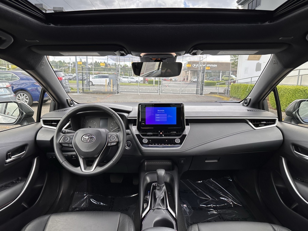 Vehicle image 17 of 25