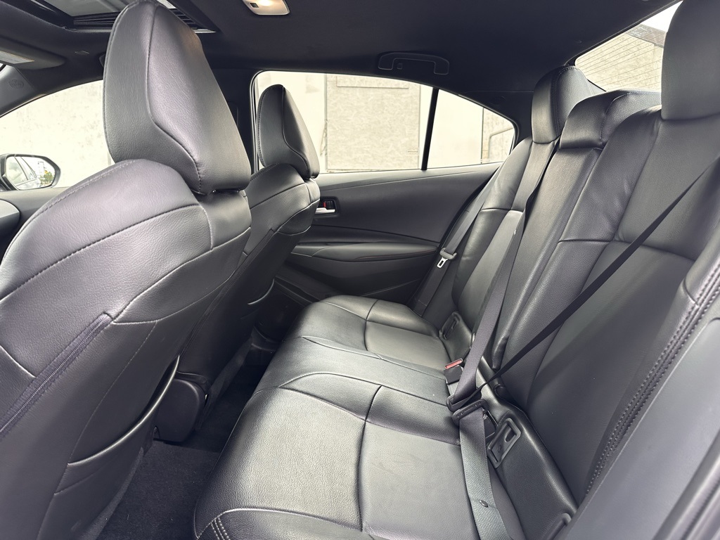 Vehicle image 12 of 25
