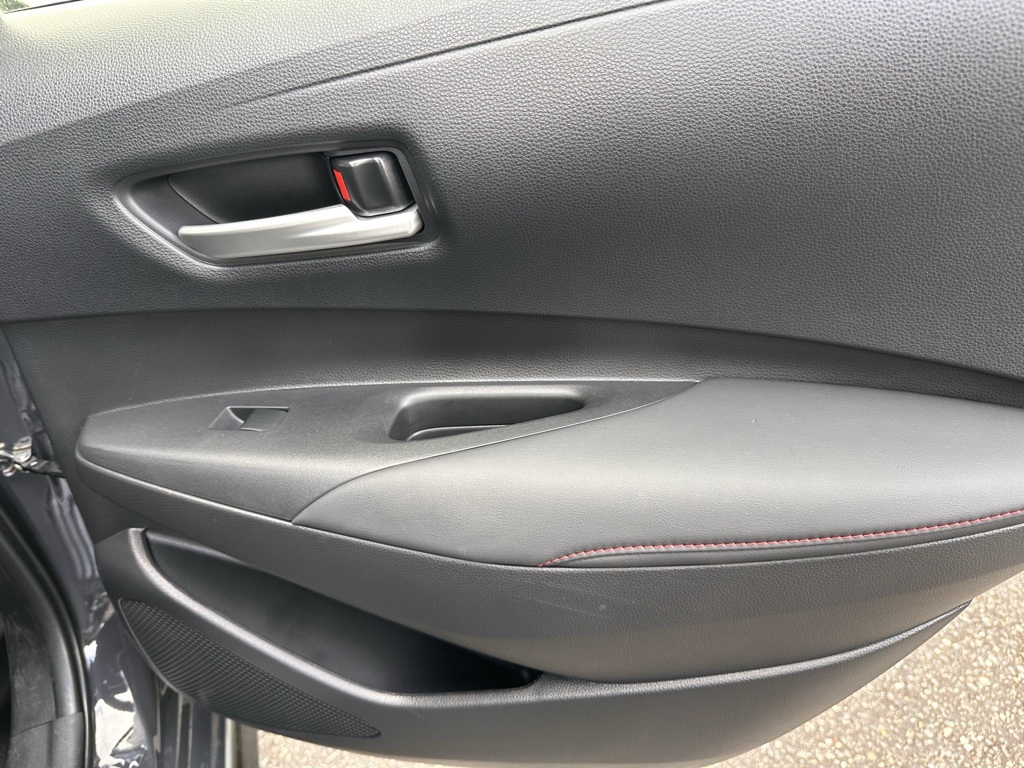 Vehicle image 13 of 25