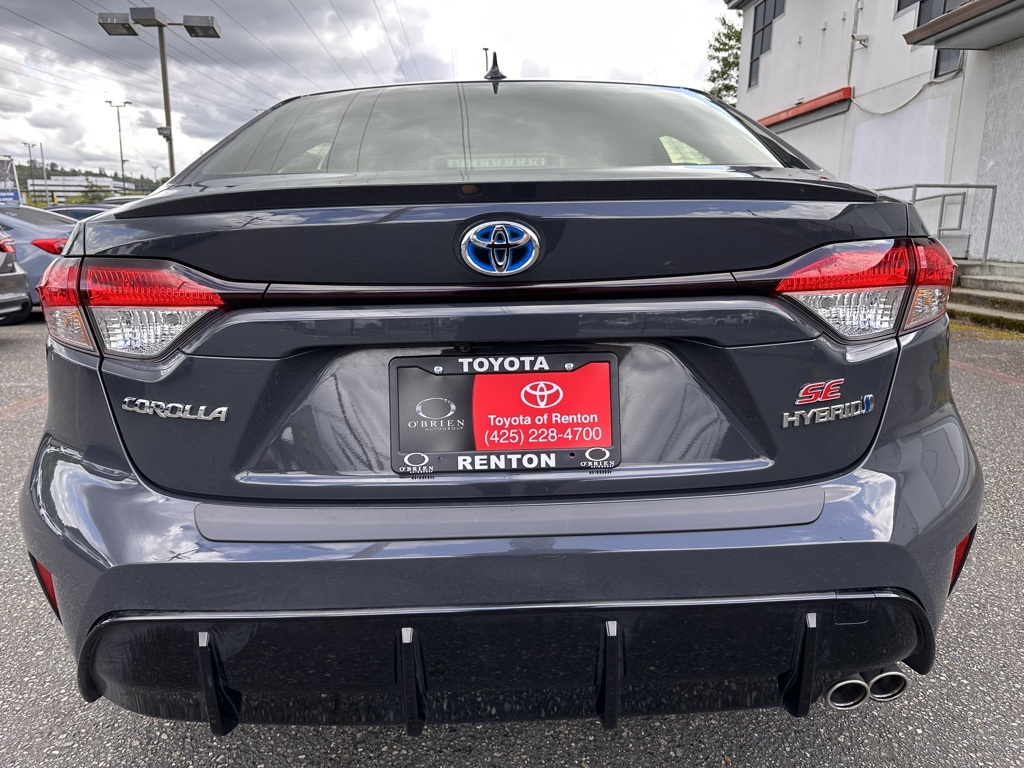 Vehicle image 8 of 25