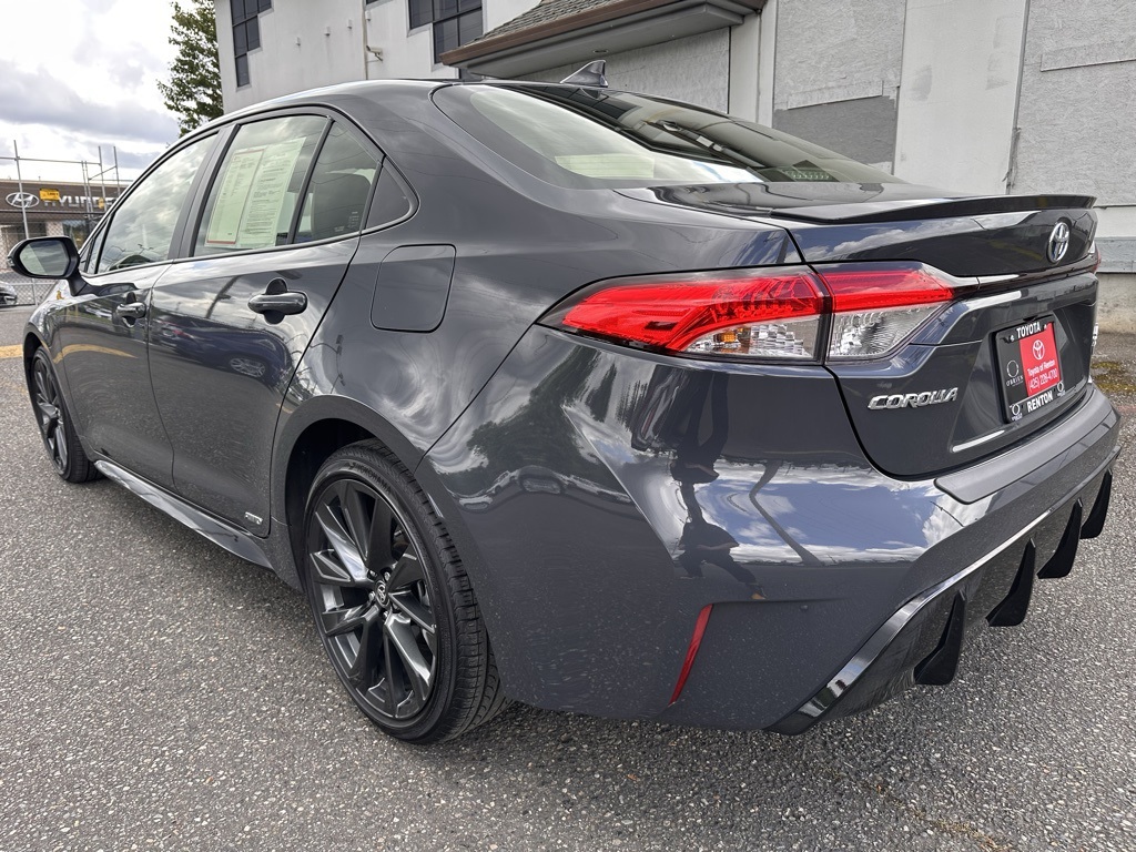 Vehicle image 6 of 25