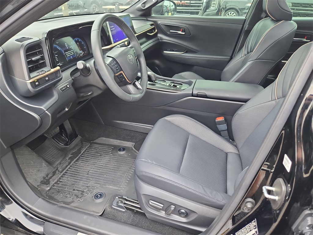 Vehicle image 20 of 32