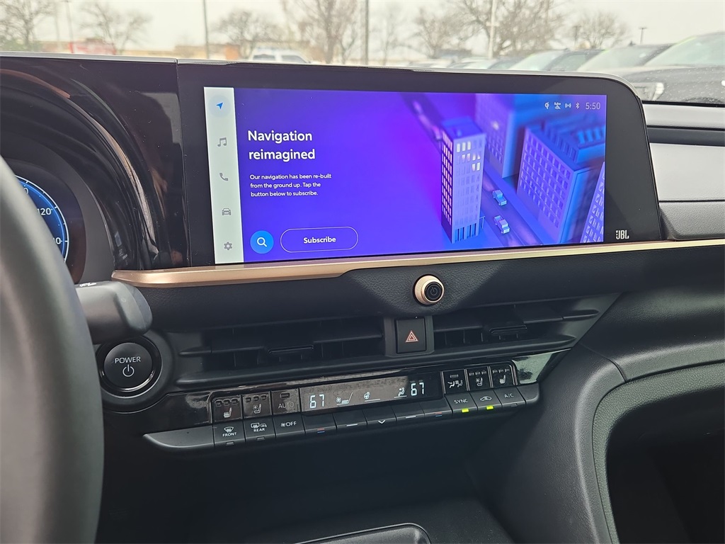Vehicle image 13 of 32