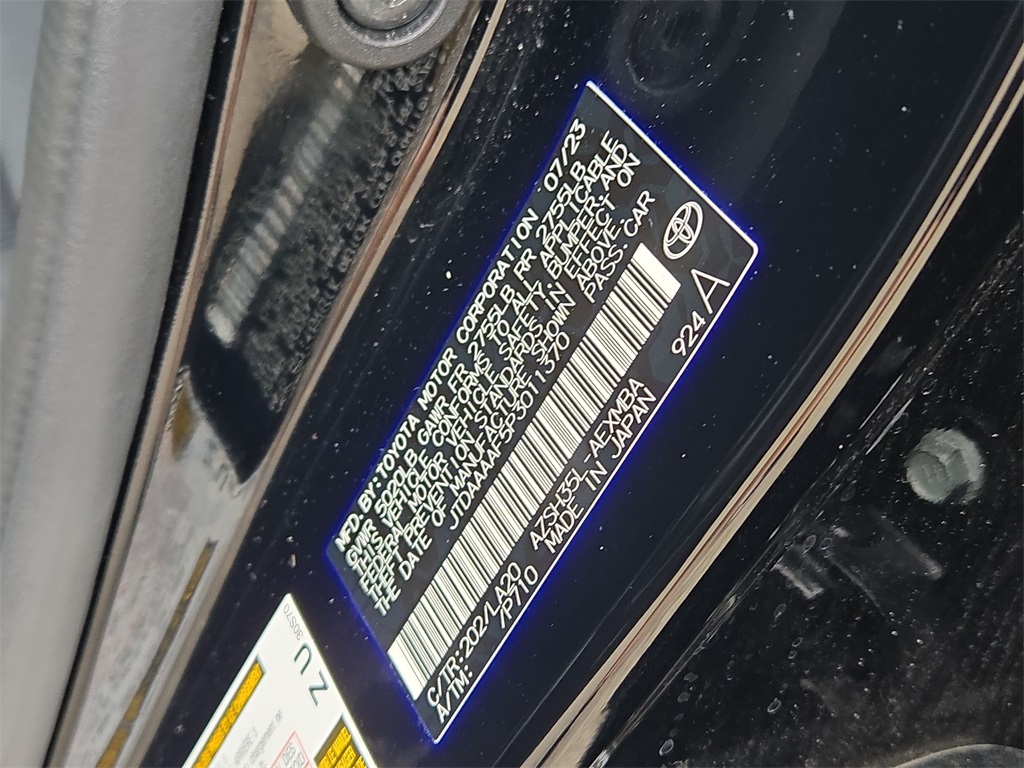 Vehicle image 31 of 32