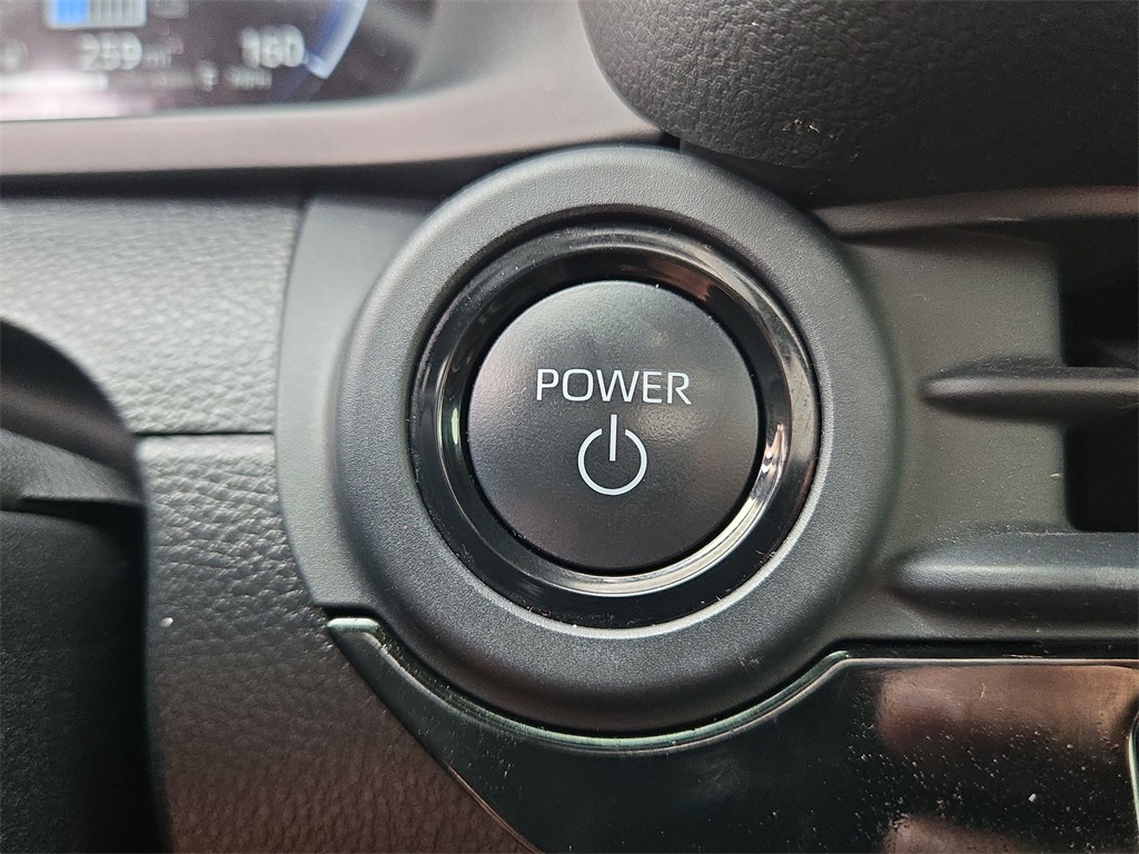Vehicle image 17 of 32
