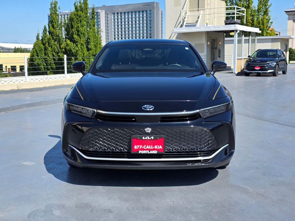 Vehicle image 2 of 31