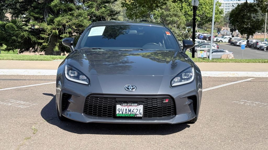 2023 Toyota GR86 Base Image 2 of 30