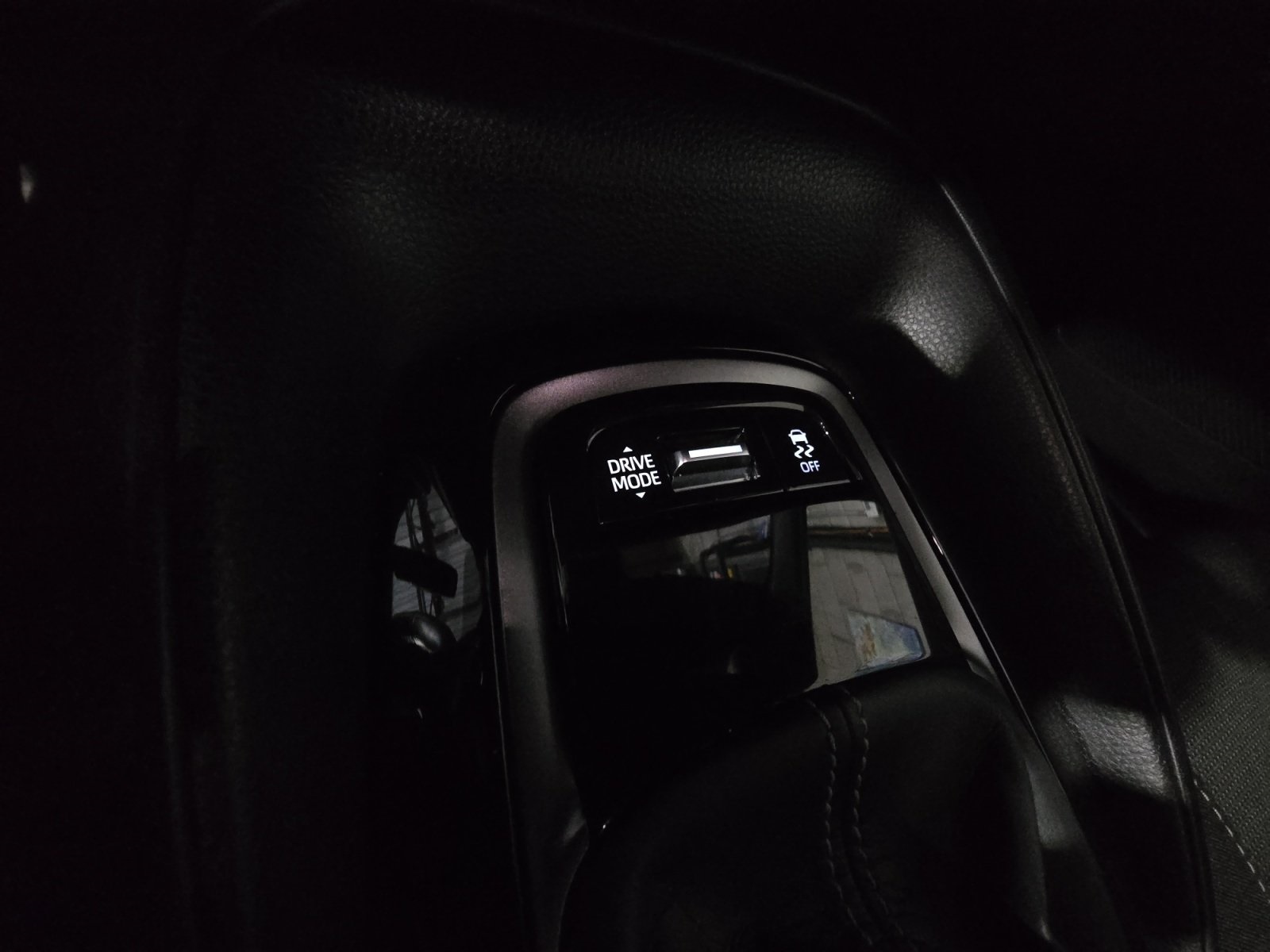 Vehicle image 19 of 25