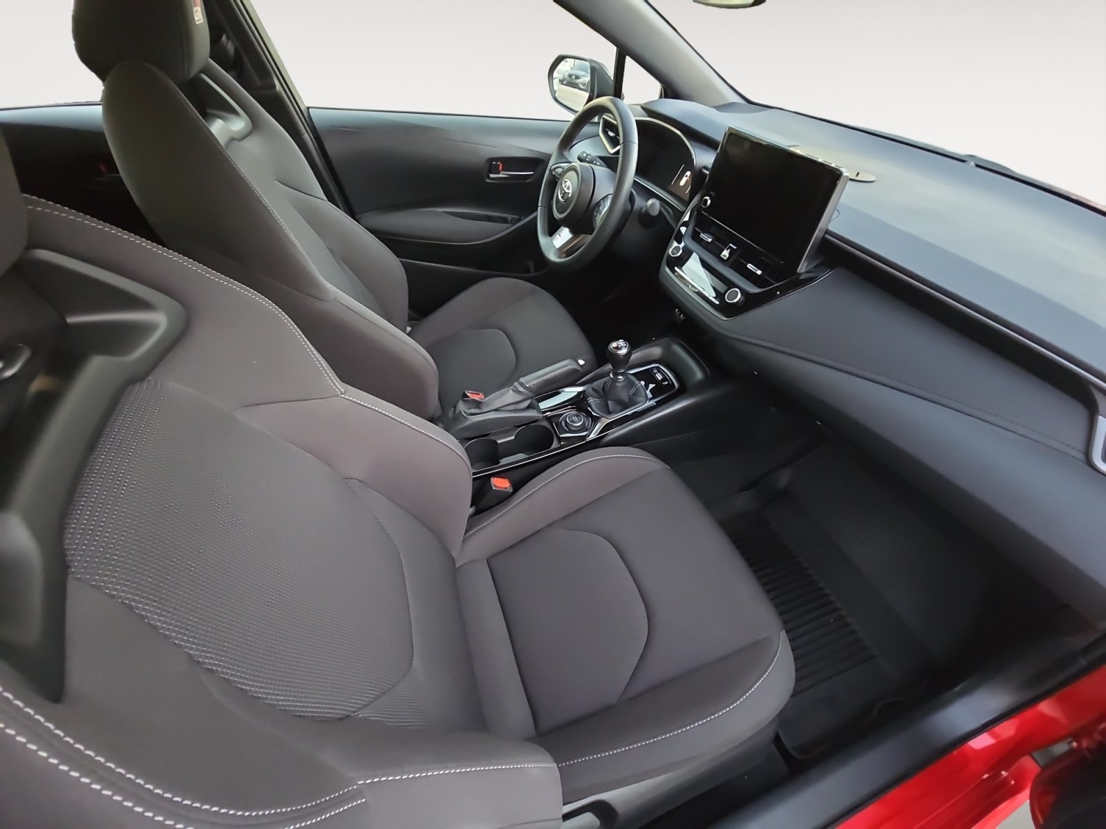 Vehicle image 13 of 25