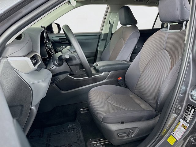 Vehicle image 10 of 28