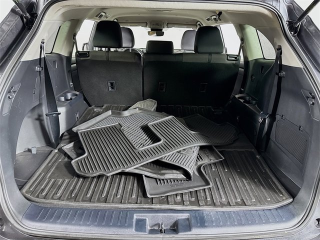 Vehicle image 18 of 28