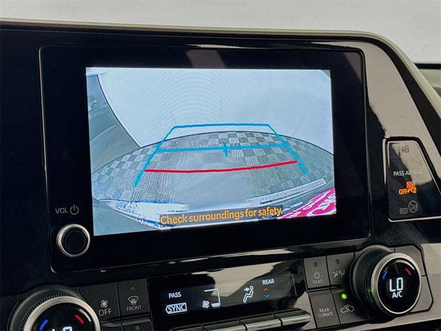 Vehicle image 14 of 28